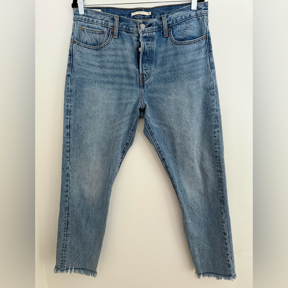 Levi’s Wedgie Icon‎ Fit Ankle Women’s High Waisted Jeans Size 31 Medium Wash